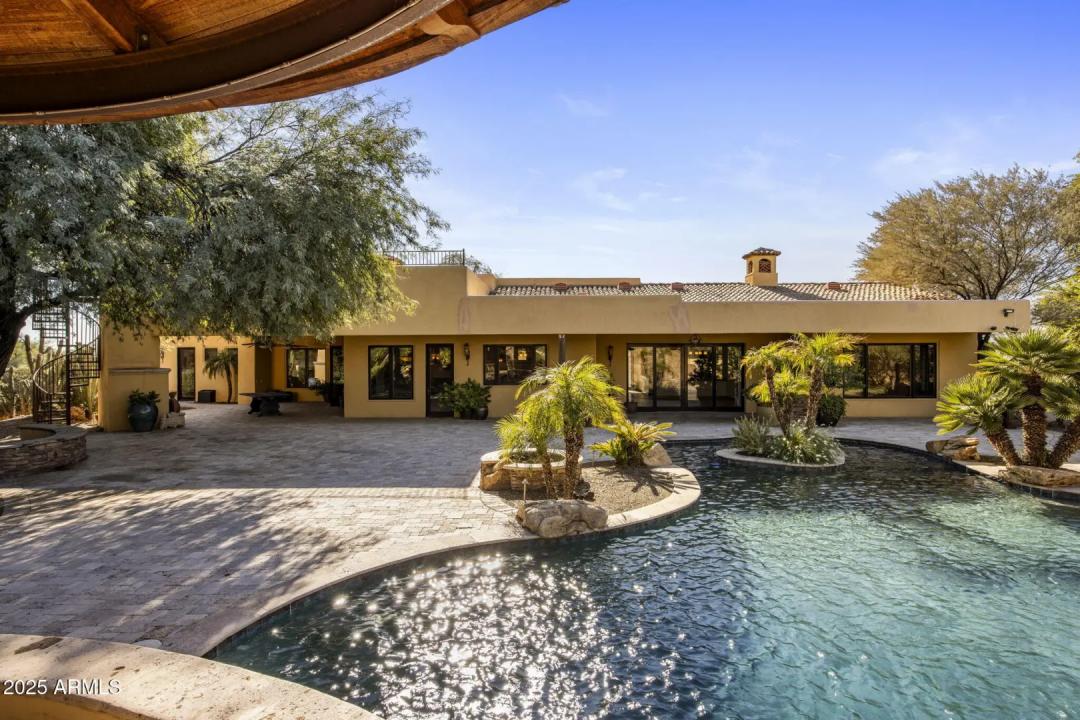 Real Estate Picture 14