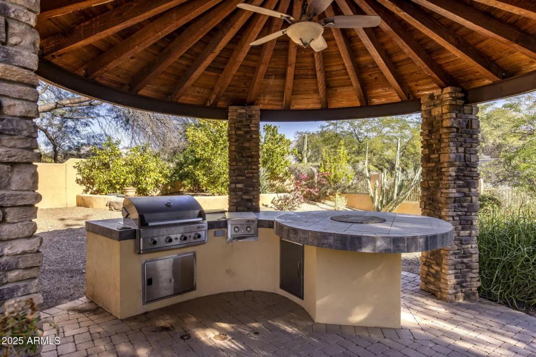 Real Estate Picture 15