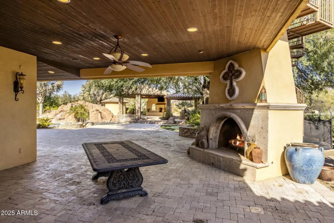 Real Estate Picture 17