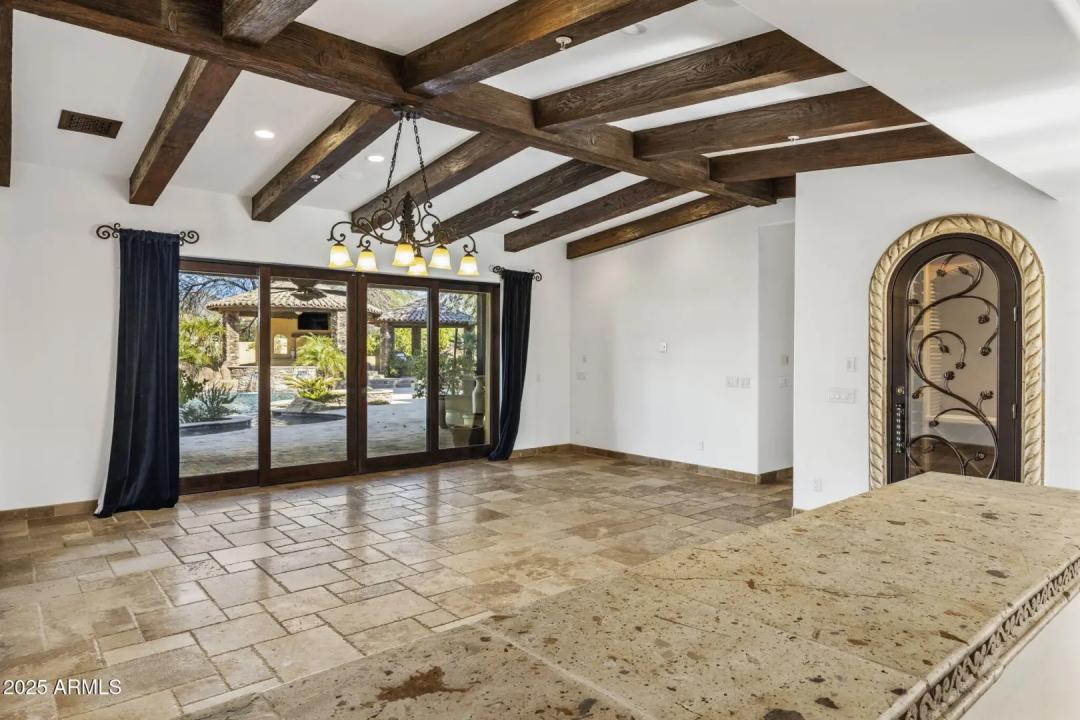 Real Estate Picture 24