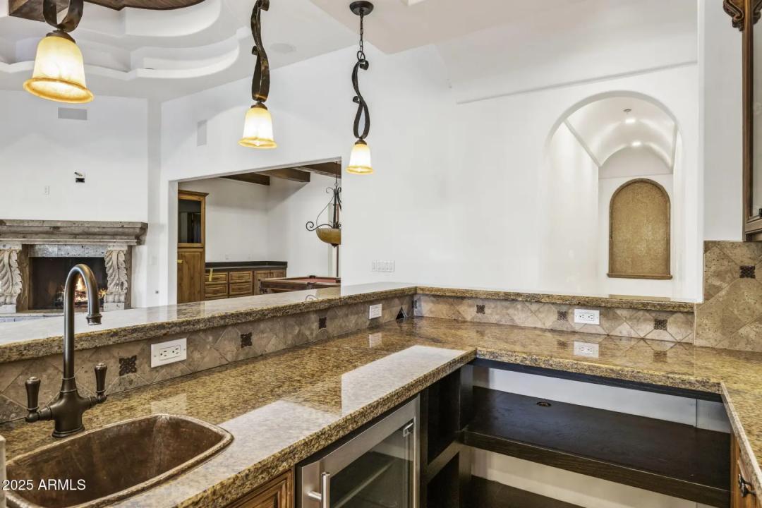 Real Estate Picture 30