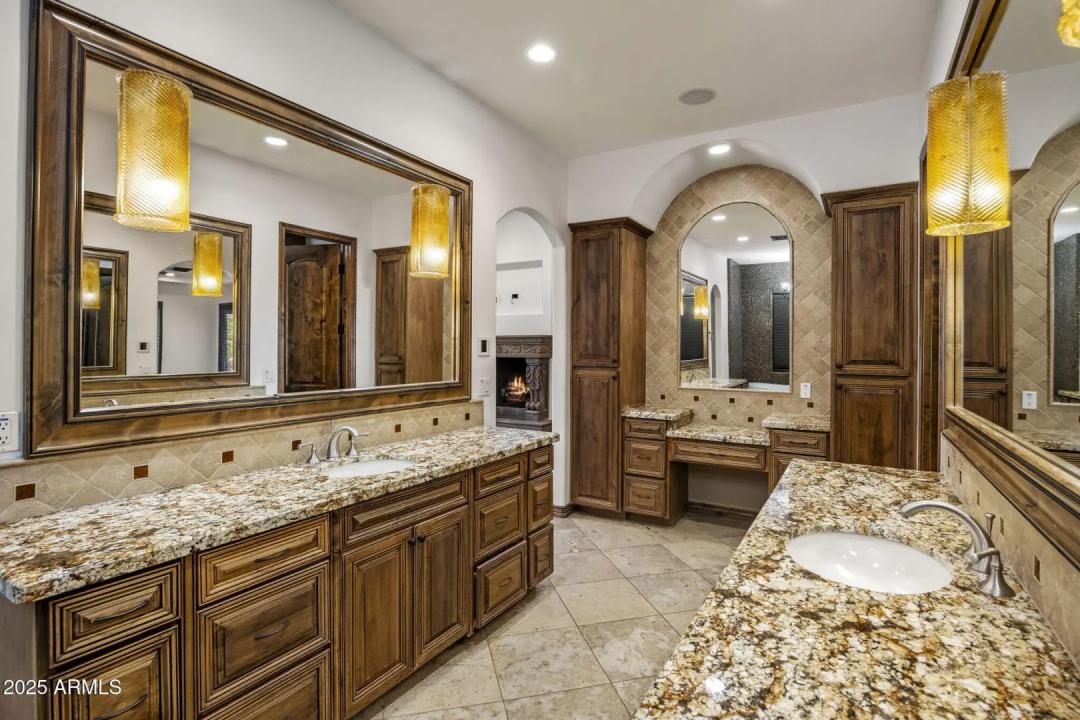 Real Estate Picture 50