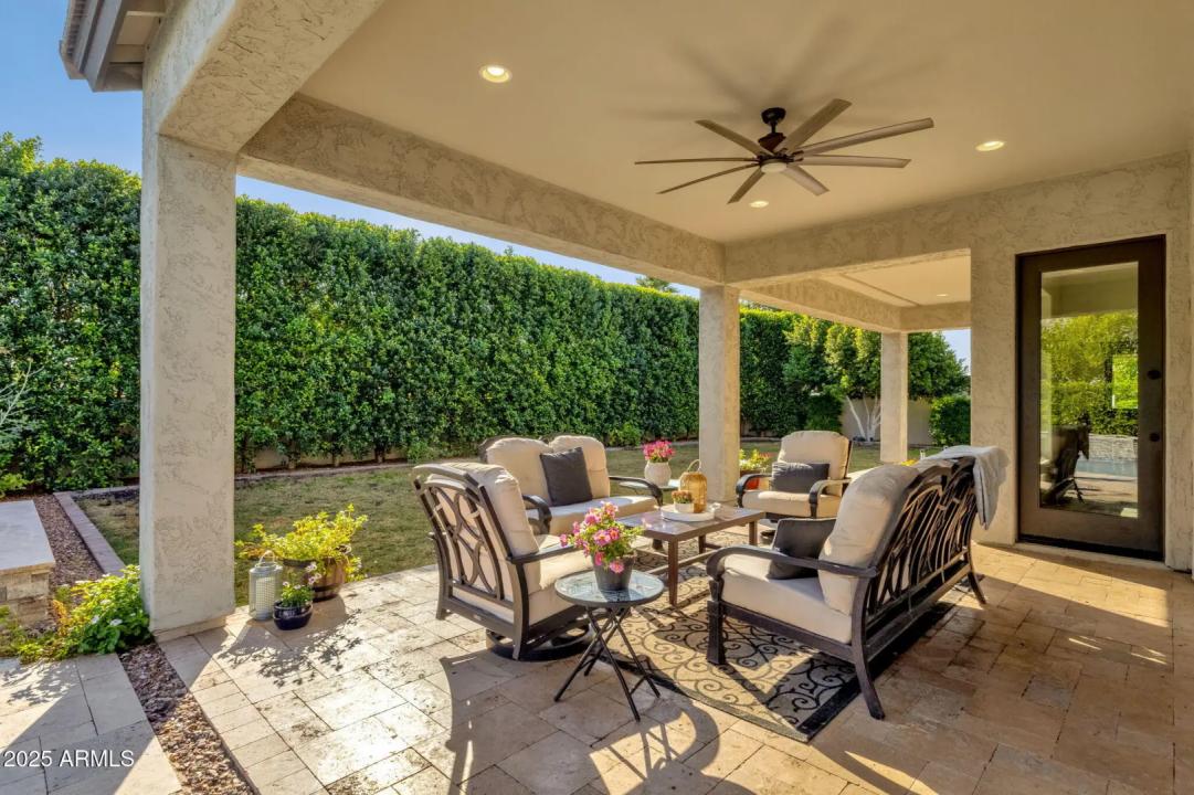 Real Estate Picture 6