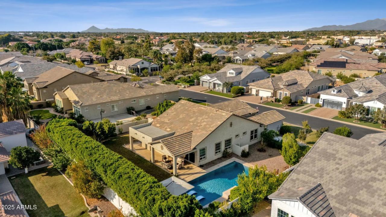 Real Estate Picture 50