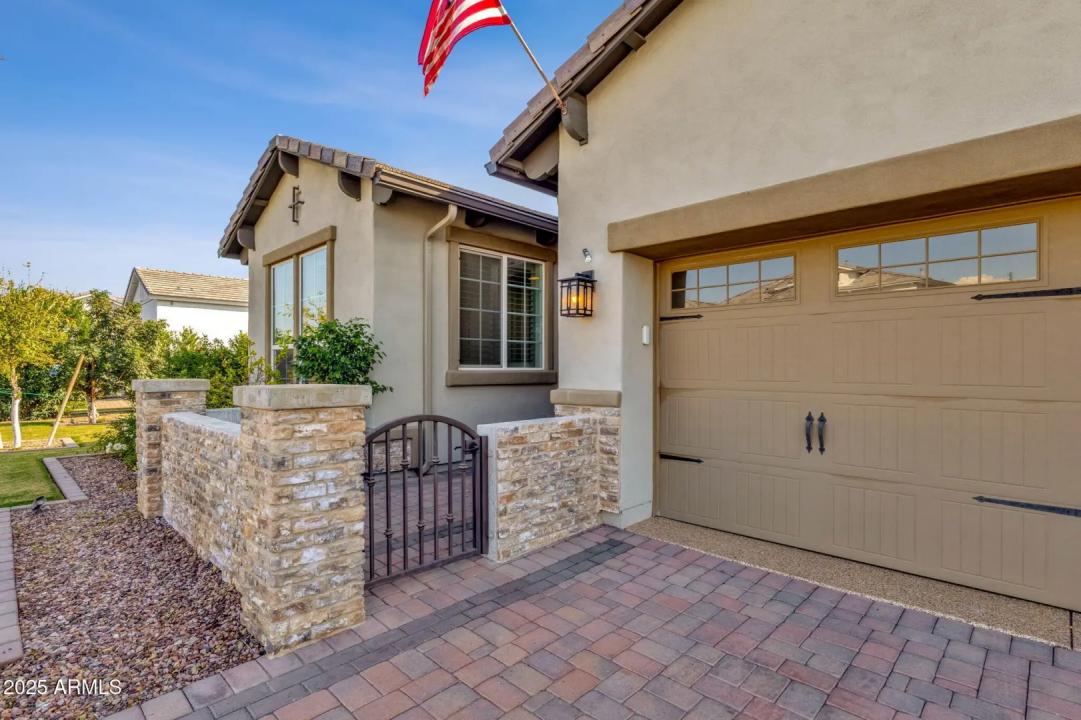 Real Estate Picture 13