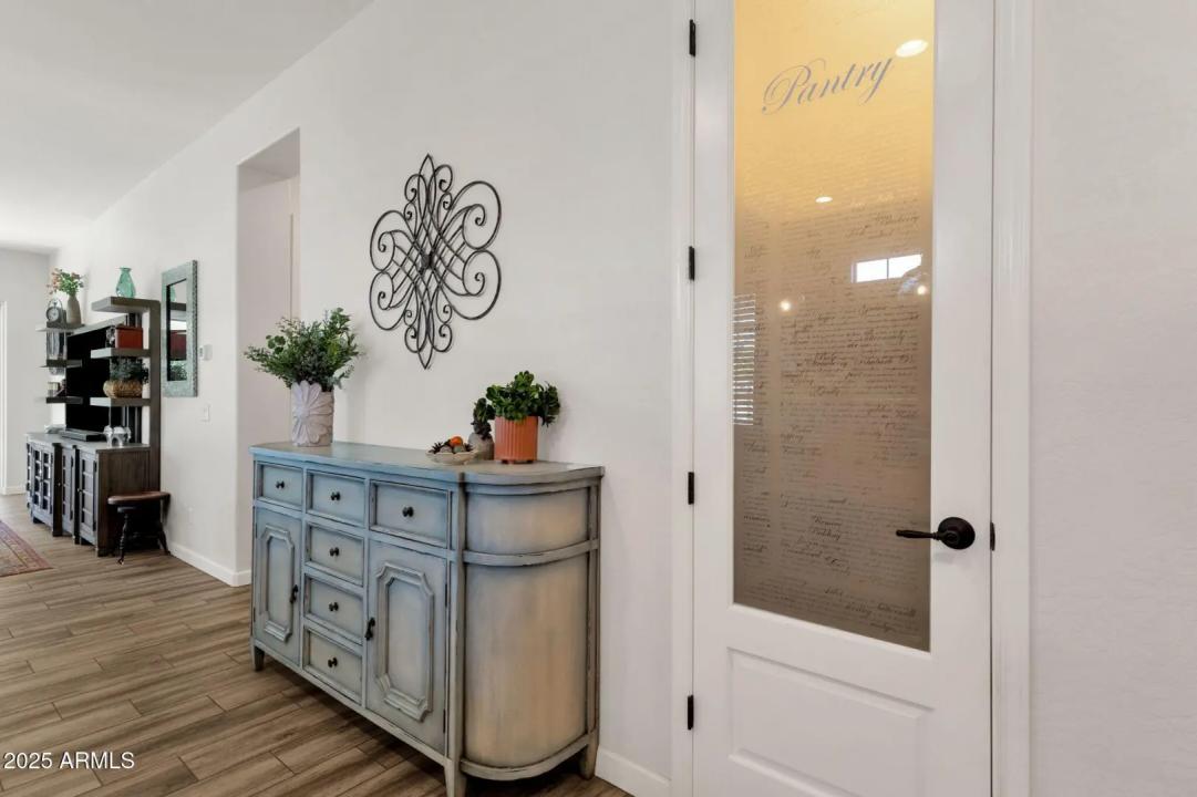 Real Estate Picture 23