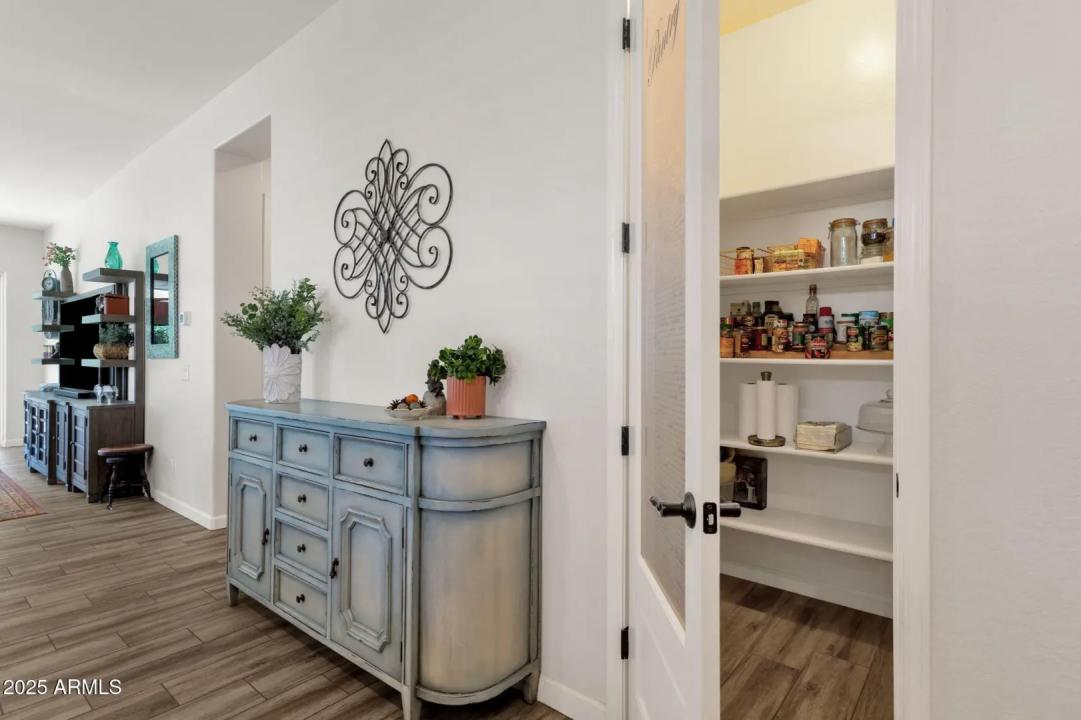 Real Estate Picture 24