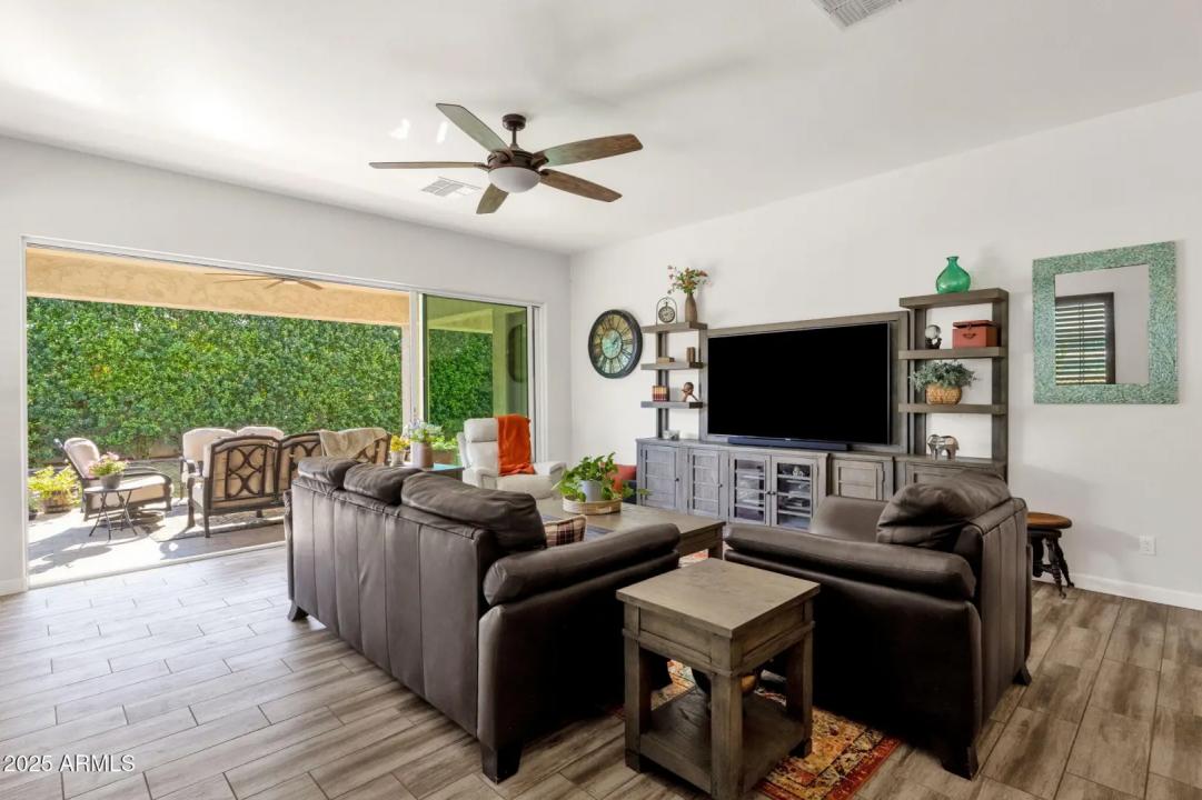 Real Estate Picture 3