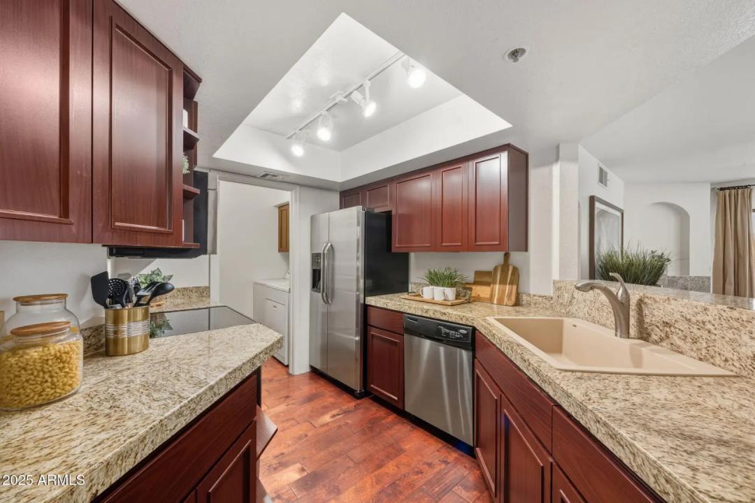 Real Estate Picture 11