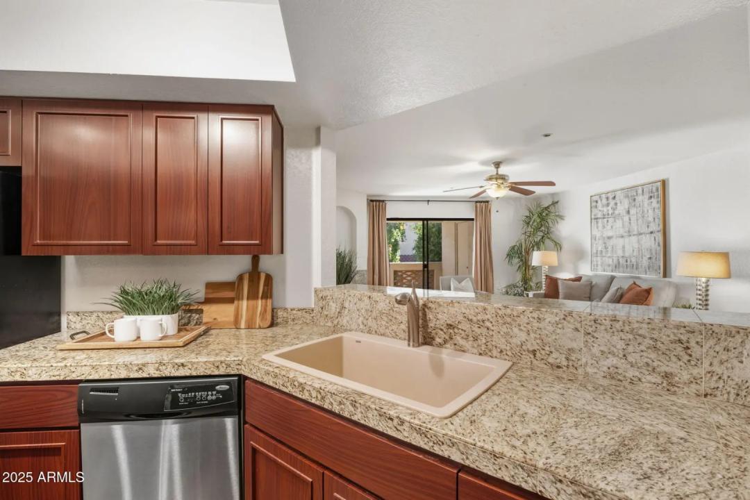 Real Estate Picture 14