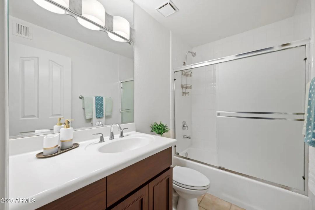 Real Estate Picture 24