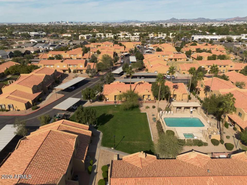 Real Estate Picture 16