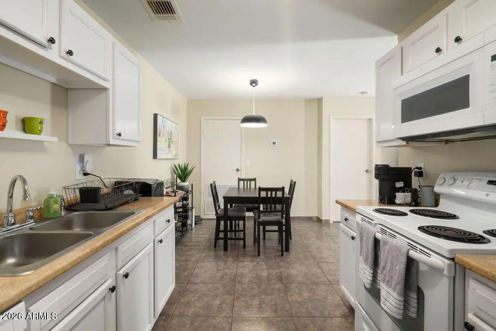 Real Estate Picture 7