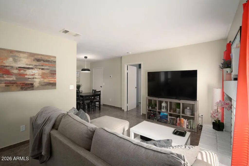 Real Estate Picture 3