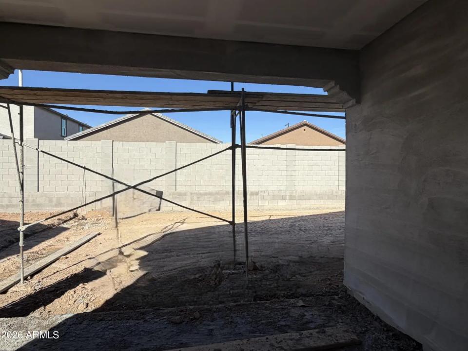 Real Estate Picture 8