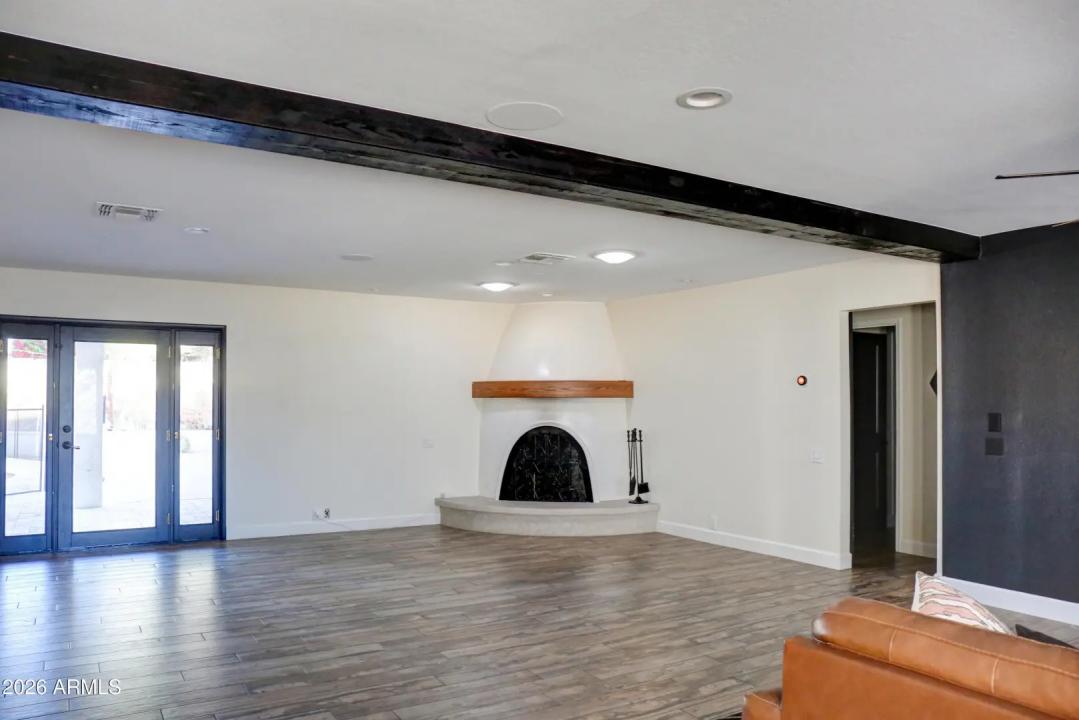 Real Estate Picture 5