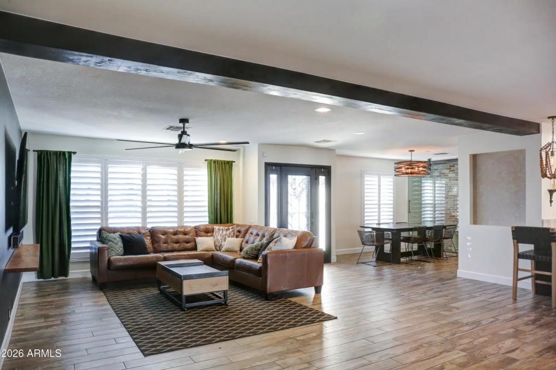 Real Estate Picture 8