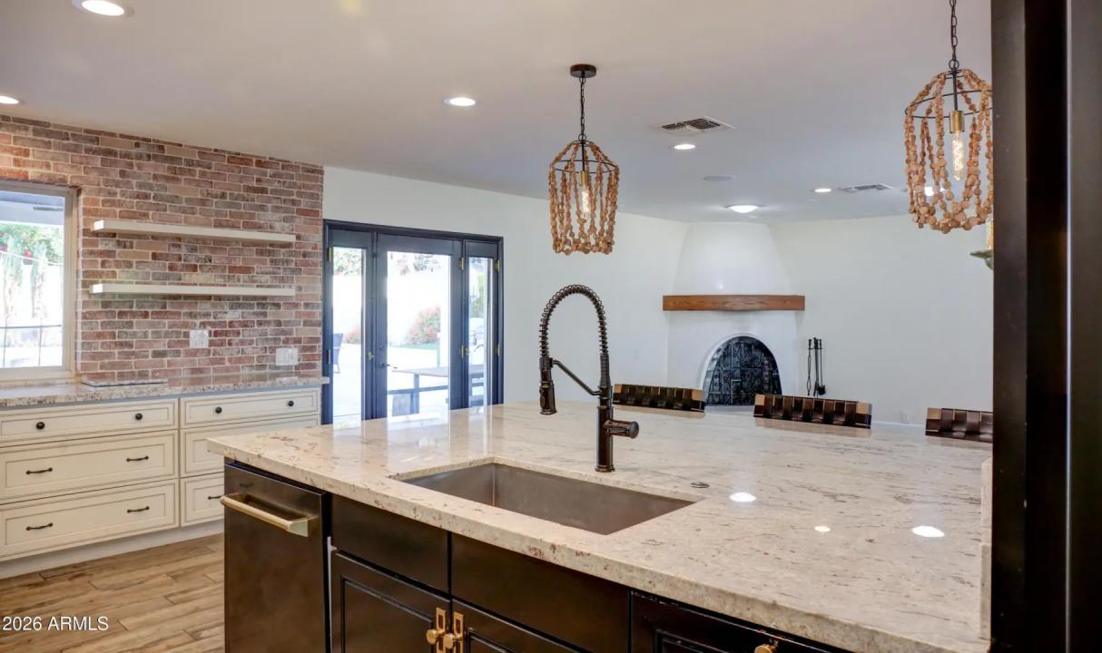 Real Estate Picture 15