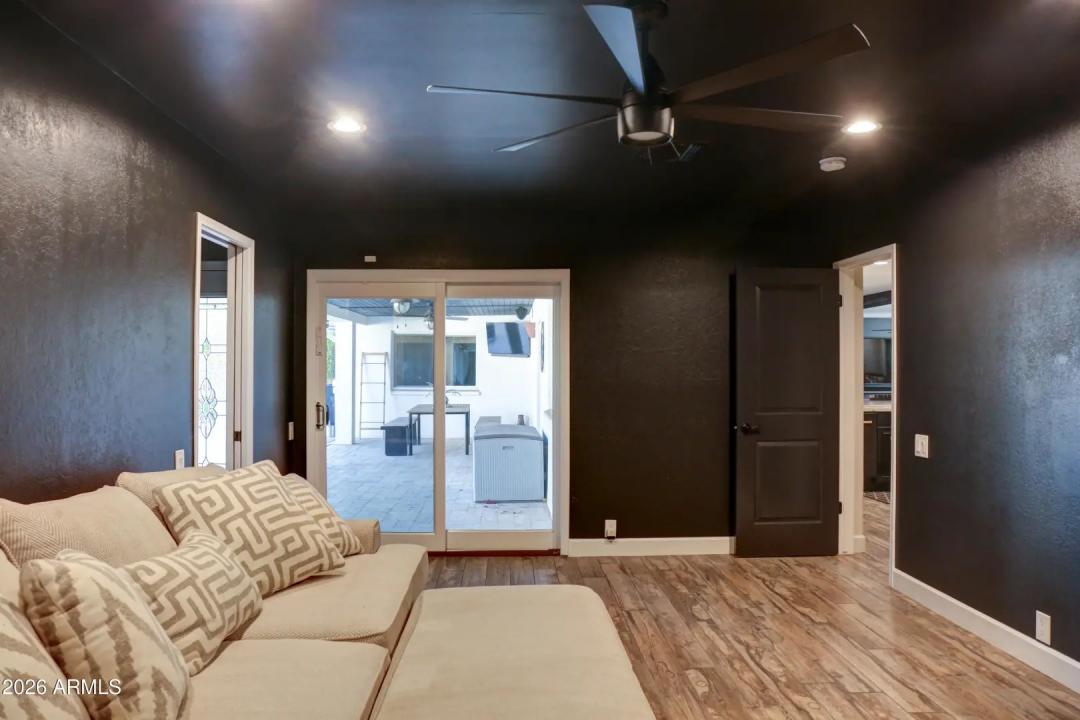 Real Estate Picture 23