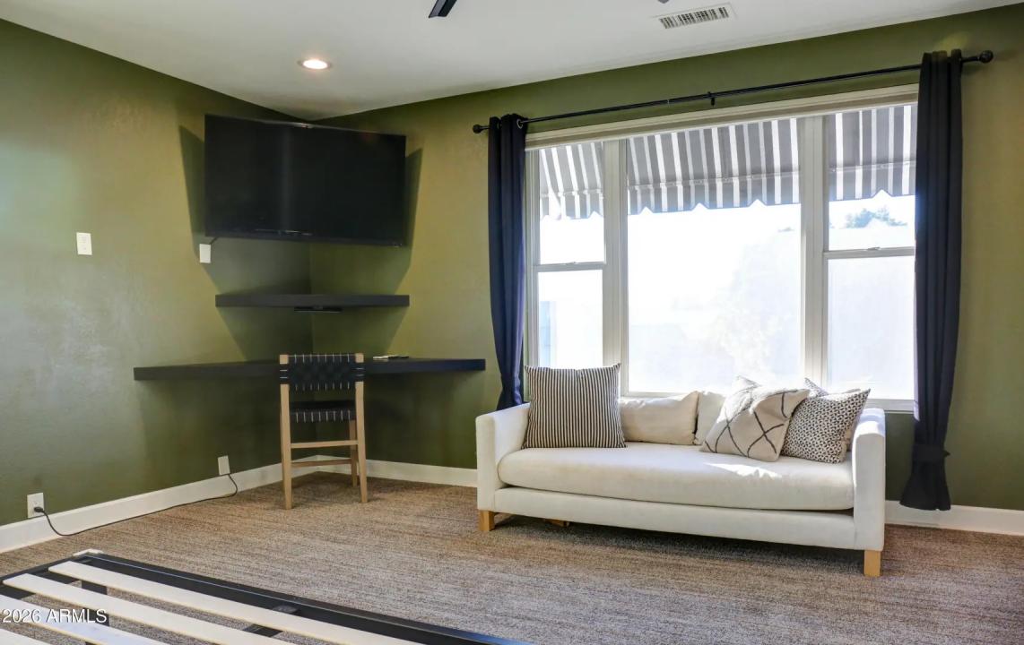 Real Estate Picture 28