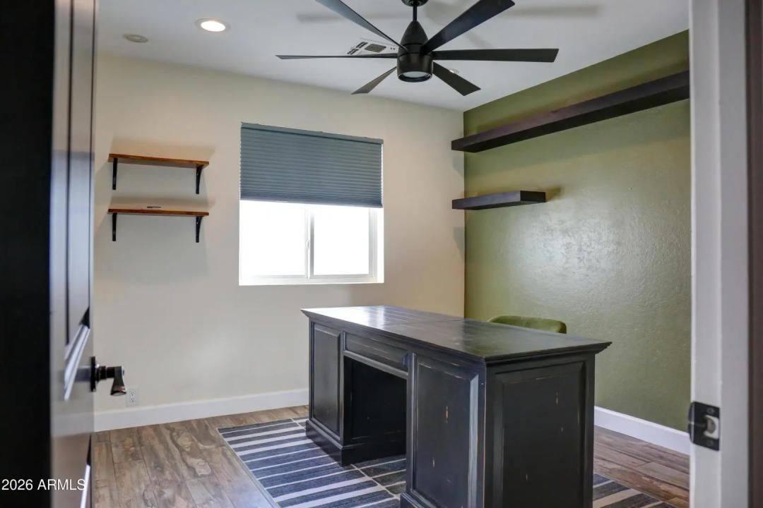 Real Estate Picture 39