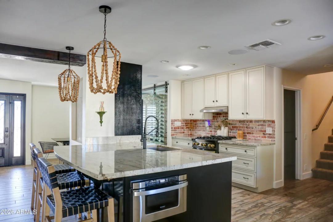 Real Estate Picture 53