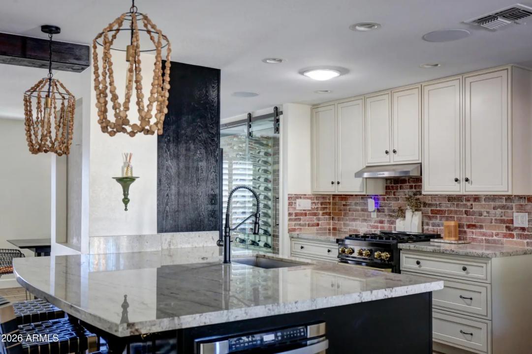 Real Estate Picture 54