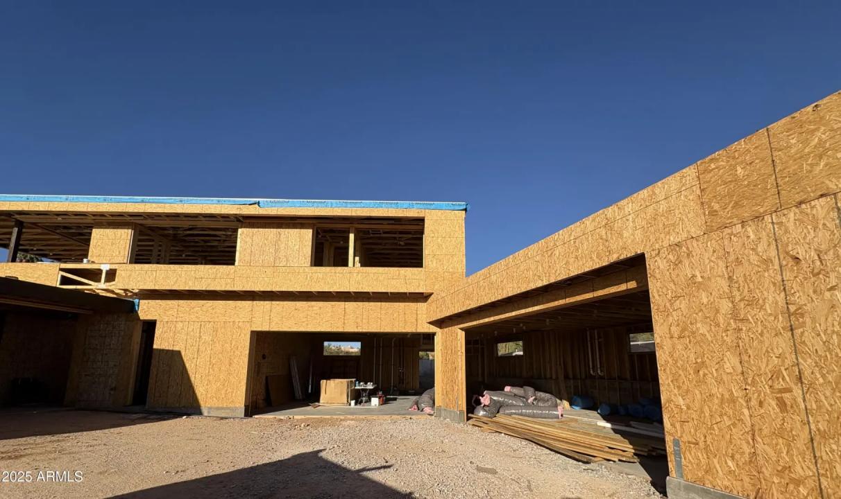 Real Estate Picture 4