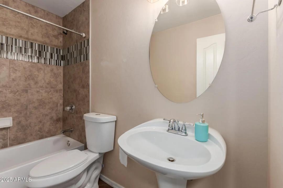 Real Estate Picture 18