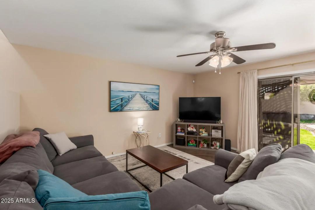 Real Estate Picture 9