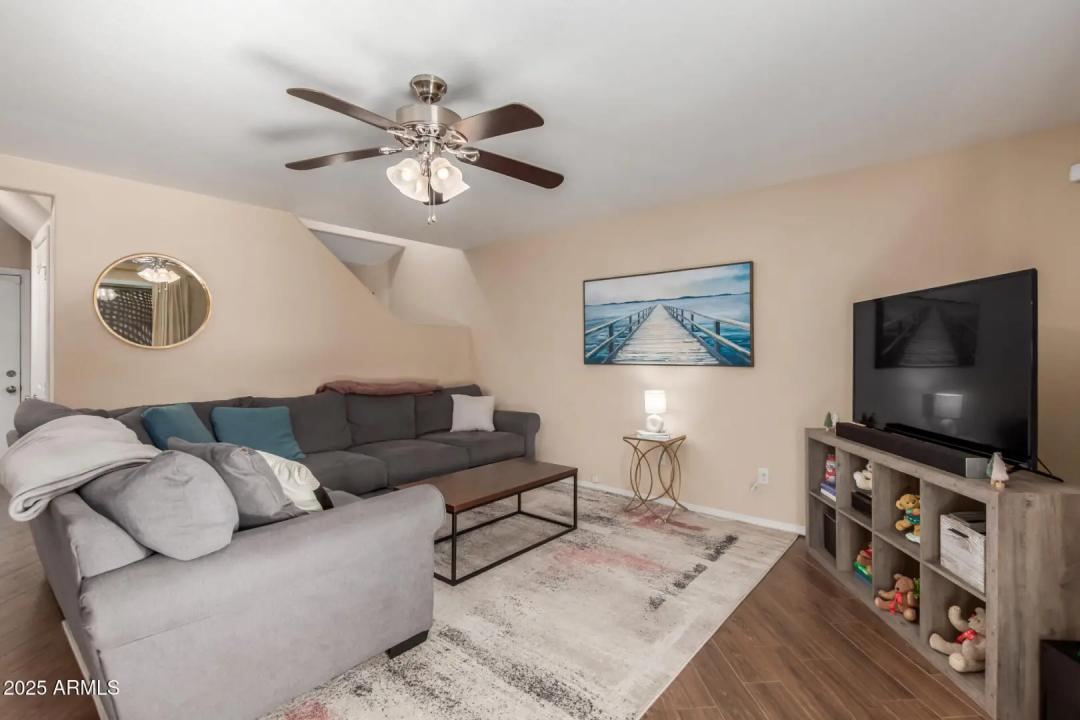 Real Estate Picture 10