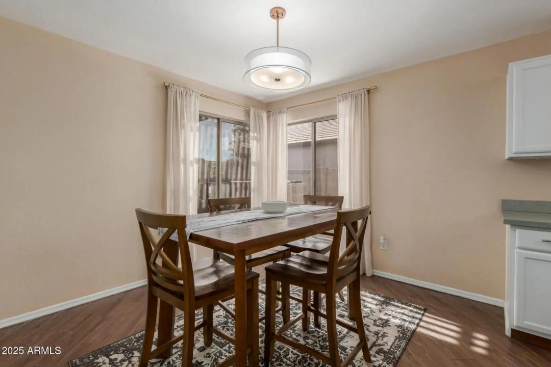 Real Estate Picture 12