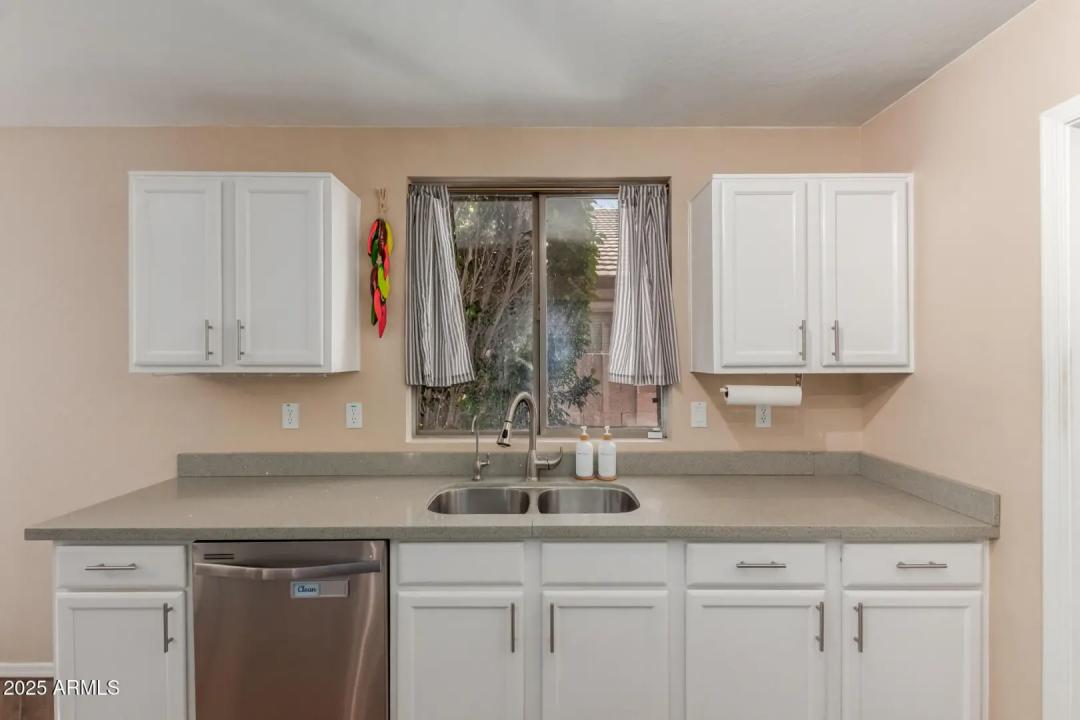 Real Estate Picture 15