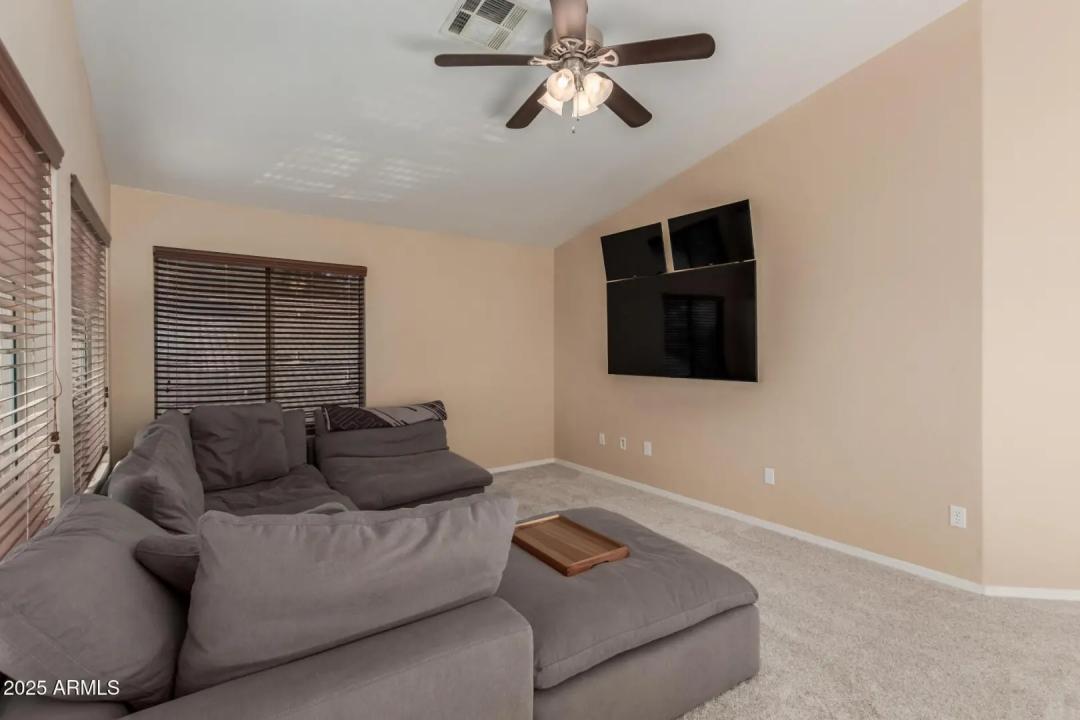 Real Estate Picture 22