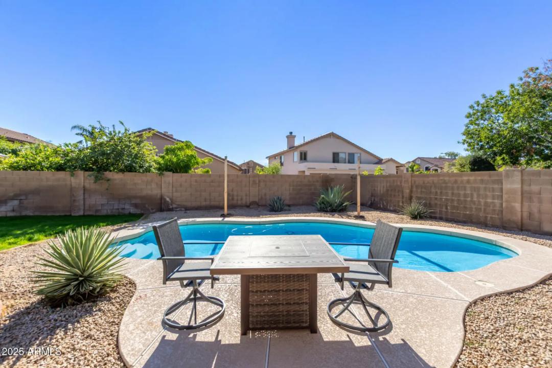 Real Estate Picture 43