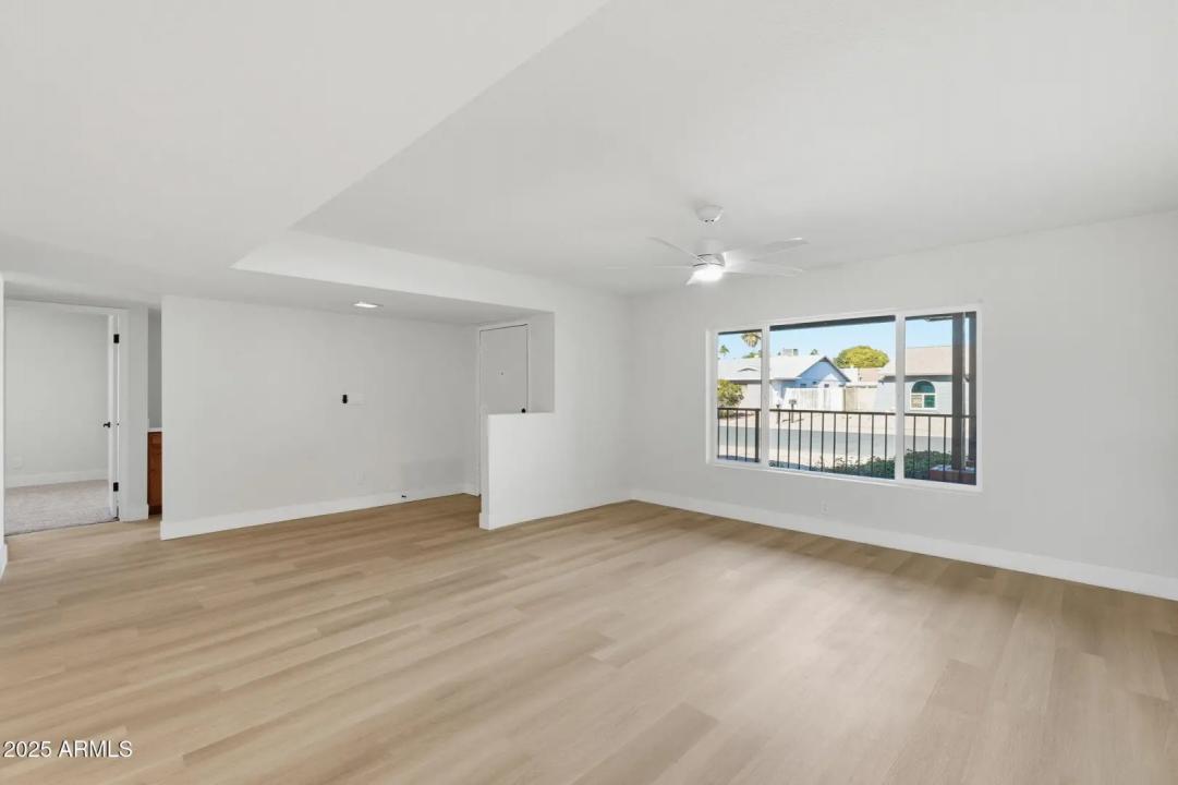 Real Estate Picture 5