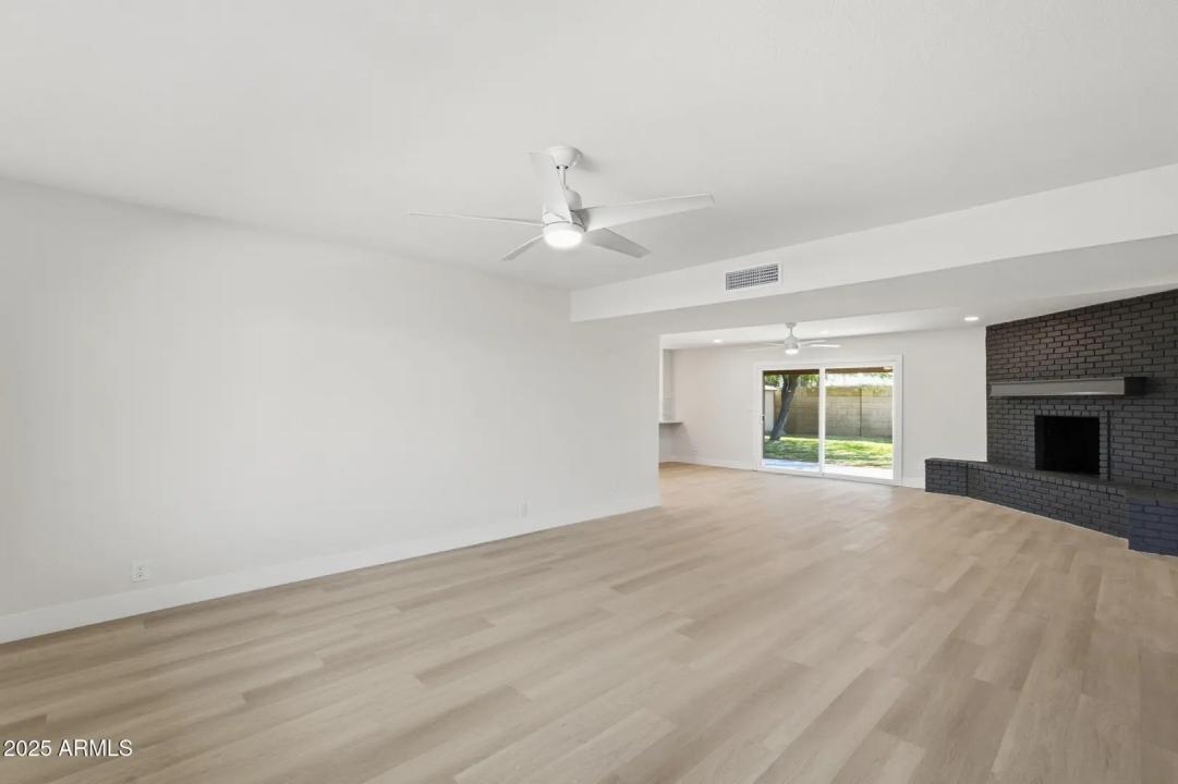 Real Estate Picture 7