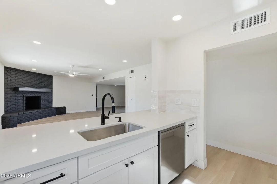 Real Estate Picture 11