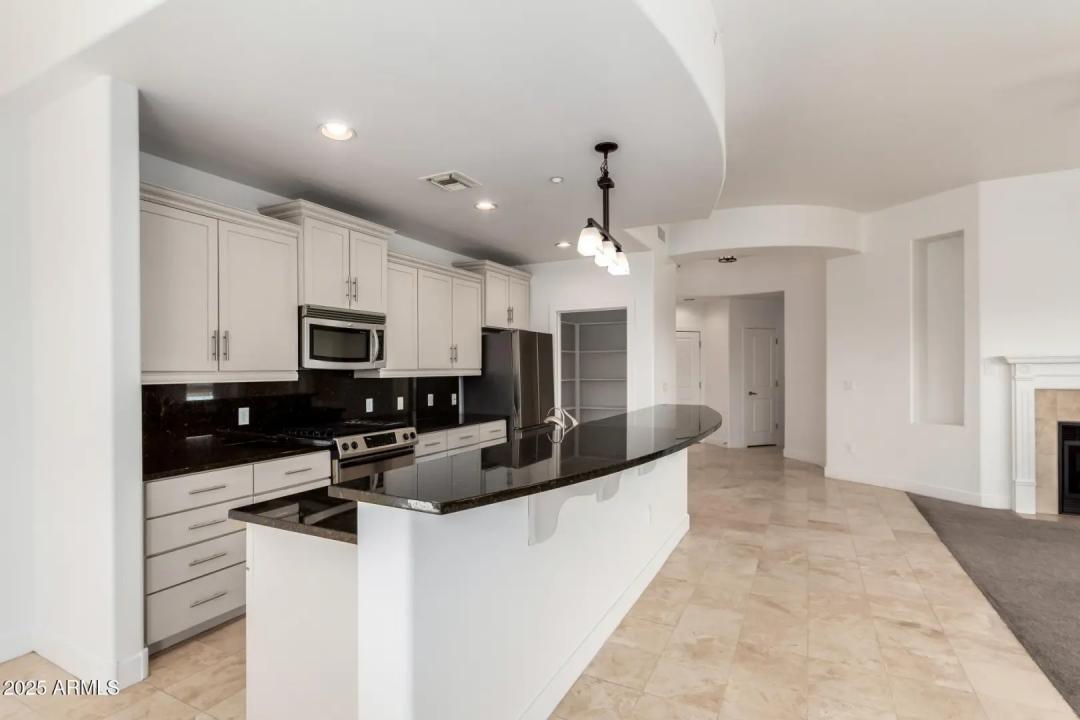 Real Estate Picture 5