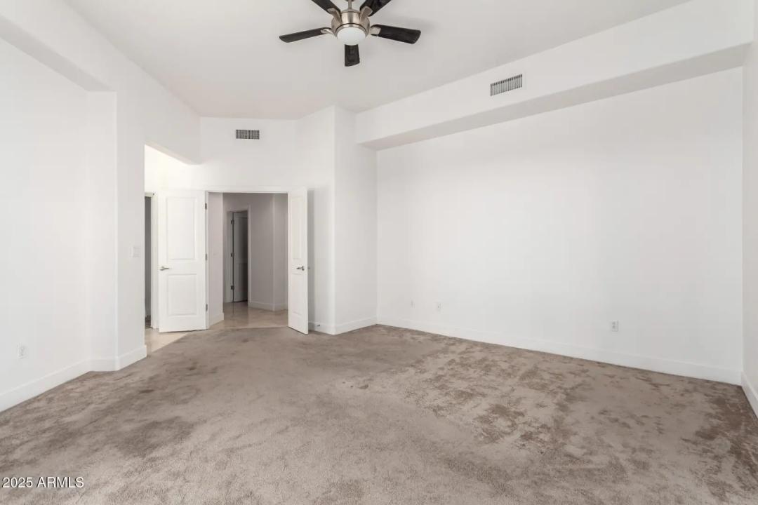 Real Estate Picture 12