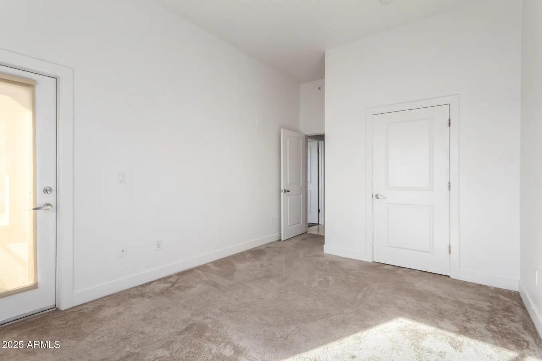 Real Estate Picture 16