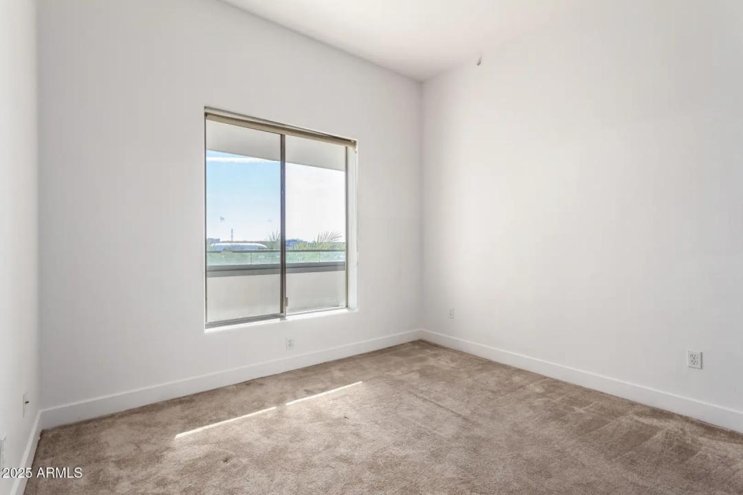 Real Estate Picture 17