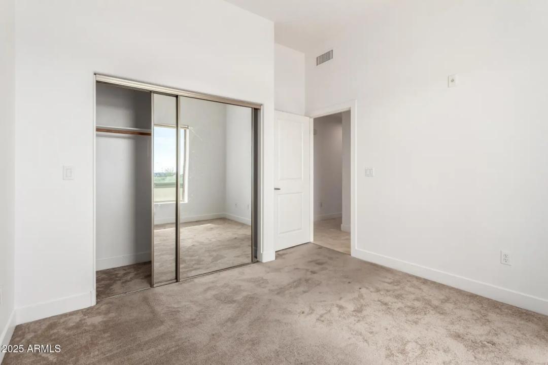 Real Estate Picture 18