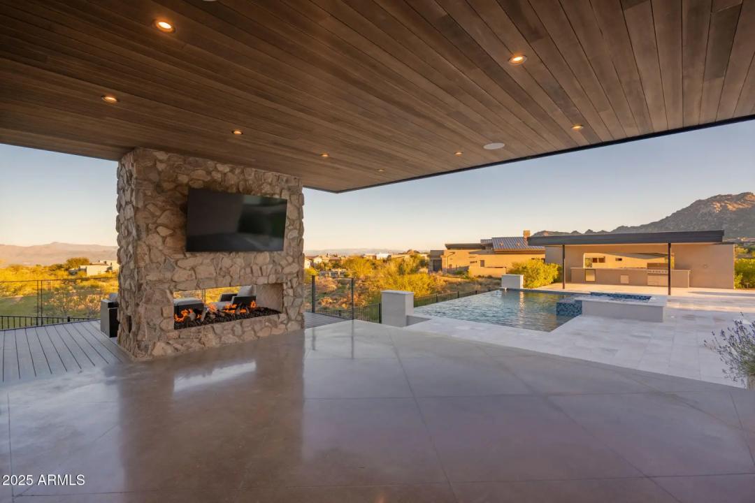 Real Estate Picture 32