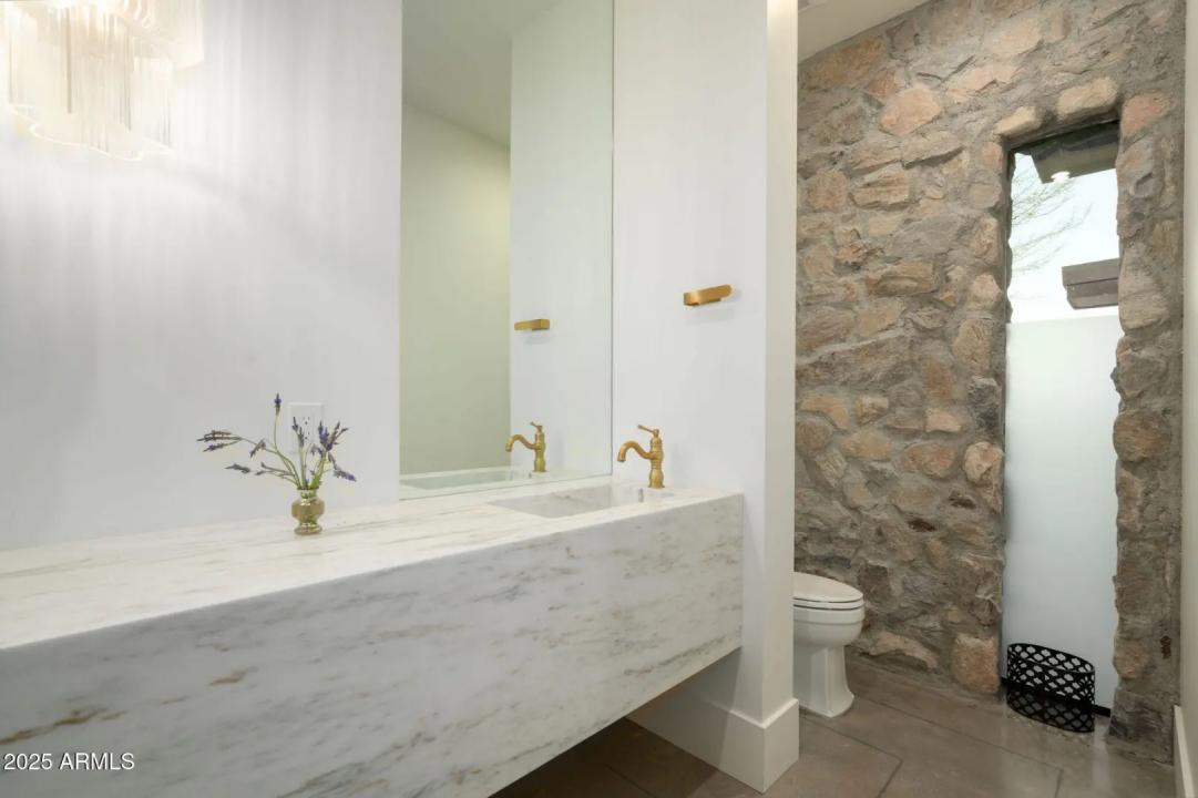 Real Estate Picture 25