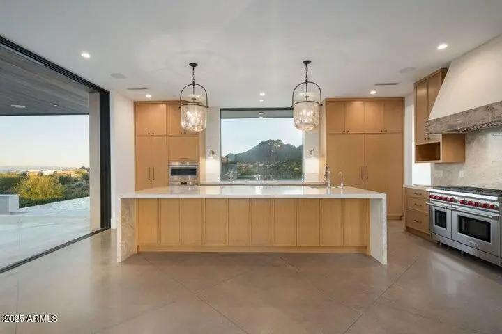 Real Estate Picture 4