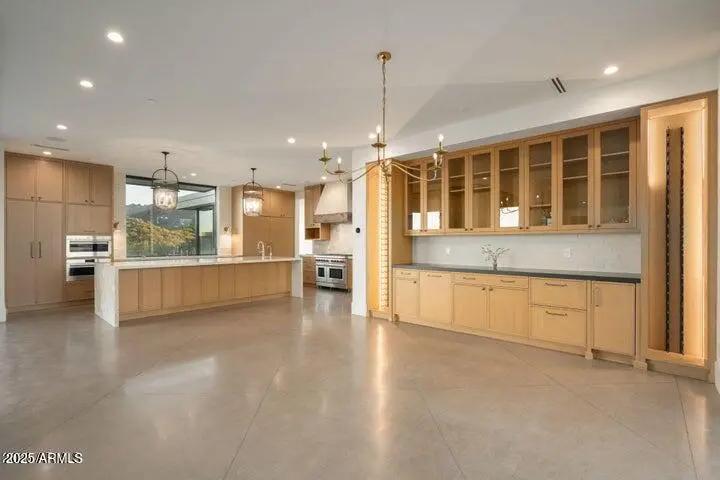 Real Estate Picture 5