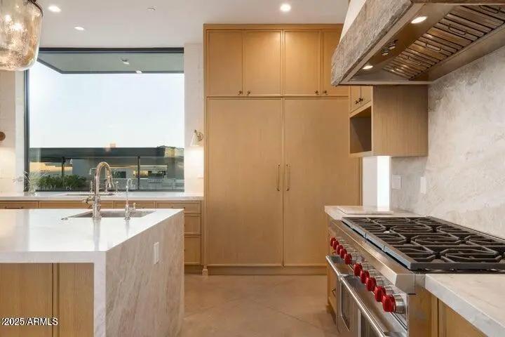 Real Estate Picture 6