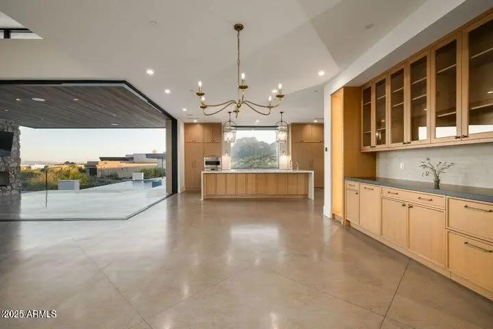 Real Estate Picture 7