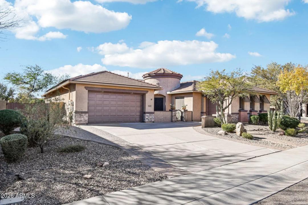 Real Estate Picture 11